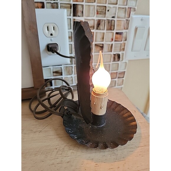 Primitive Colonial Cottage Gilbert Chamberstick Lamp (Bulb Not Included) - Picture 3 of 6